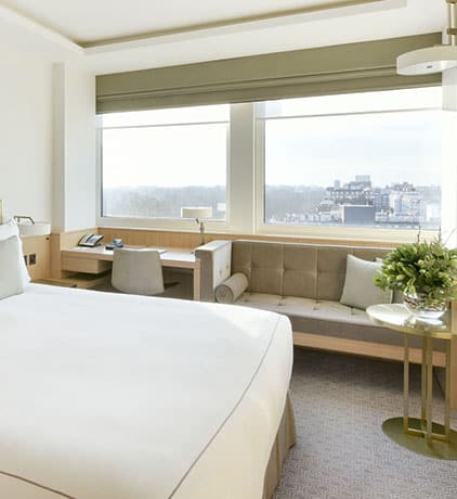 Classic luxury hotel rooms near Hyde Park